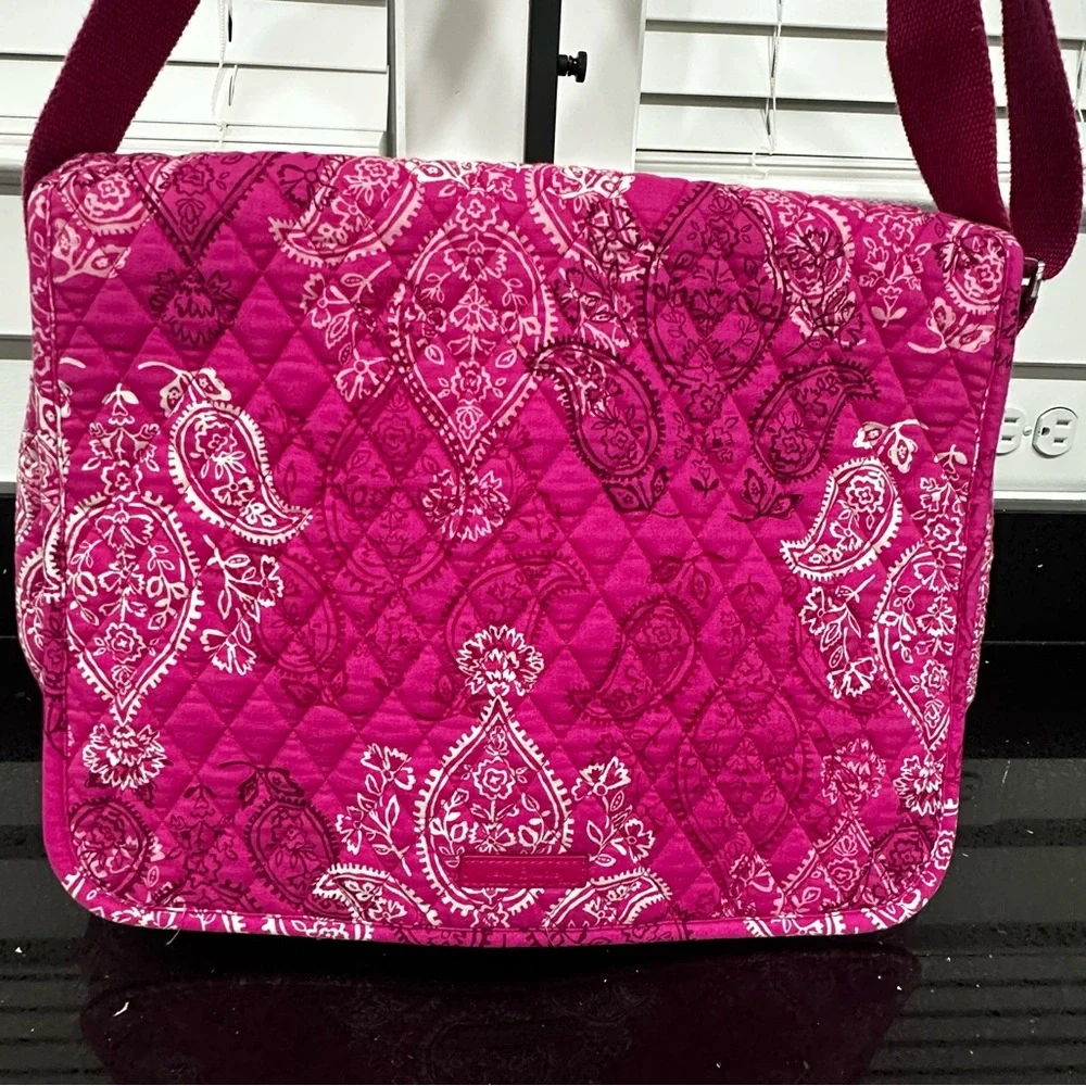 Vera Bradley Indio Quilted Messenger Bag Paisley Crossbody Pink Laptop Travel - Picture 3 of 15